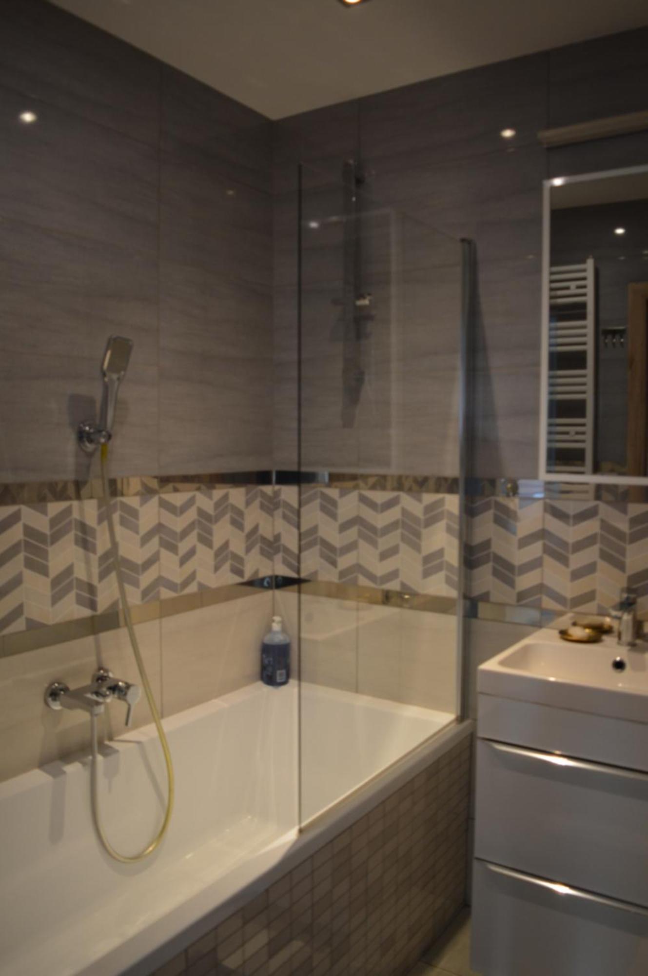 Apartament Rakownica เยเลเนียกูรา ภายนอก รูปภาพ