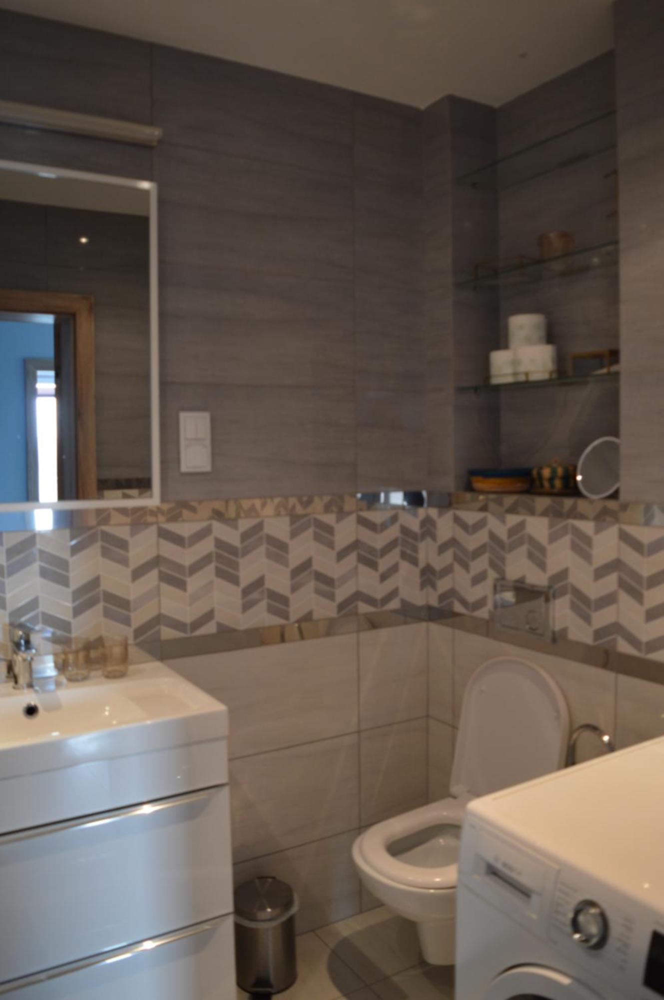Apartament Rakownica เยเลเนียกูรา ภายนอก รูปภาพ