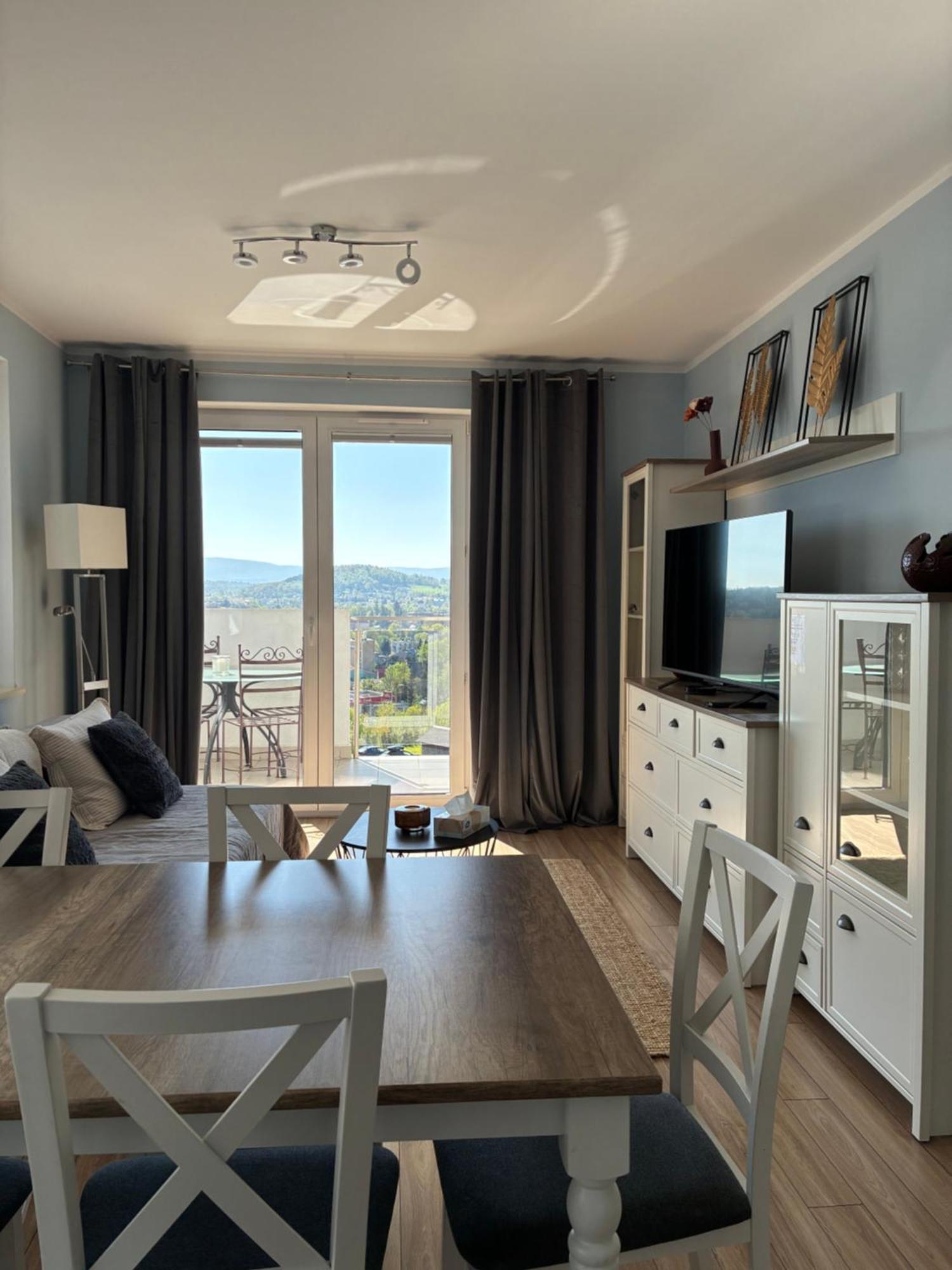 Apartament Rakownica เยเลเนียกูรา ภายนอก รูปภาพ