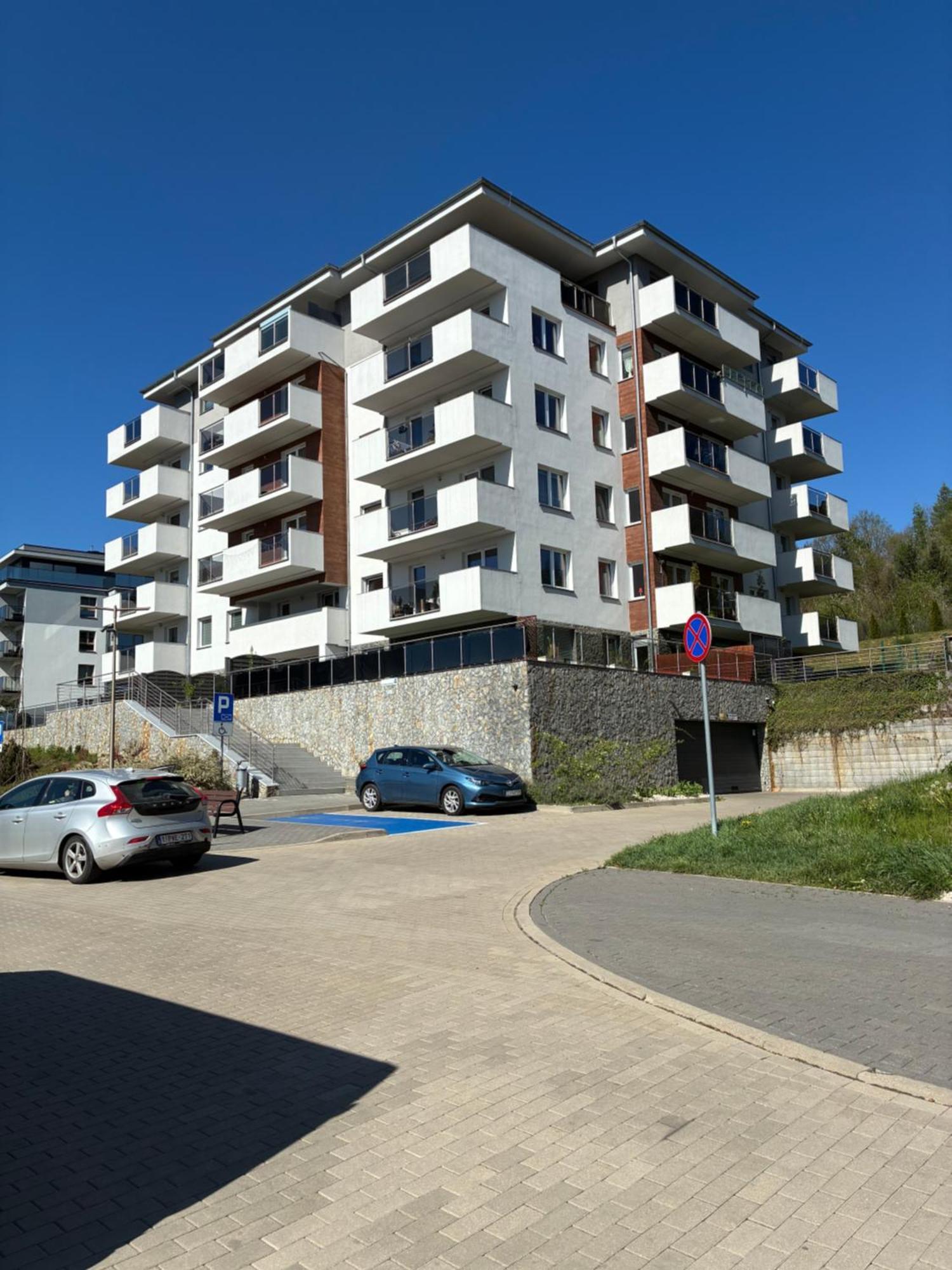 Apartament Rakownica เยเลเนียกูรา ภายนอก รูปภาพ